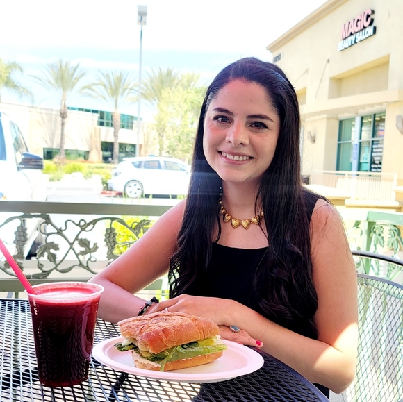 Welcome to my Closet! 💐 - Picture 4 of 14